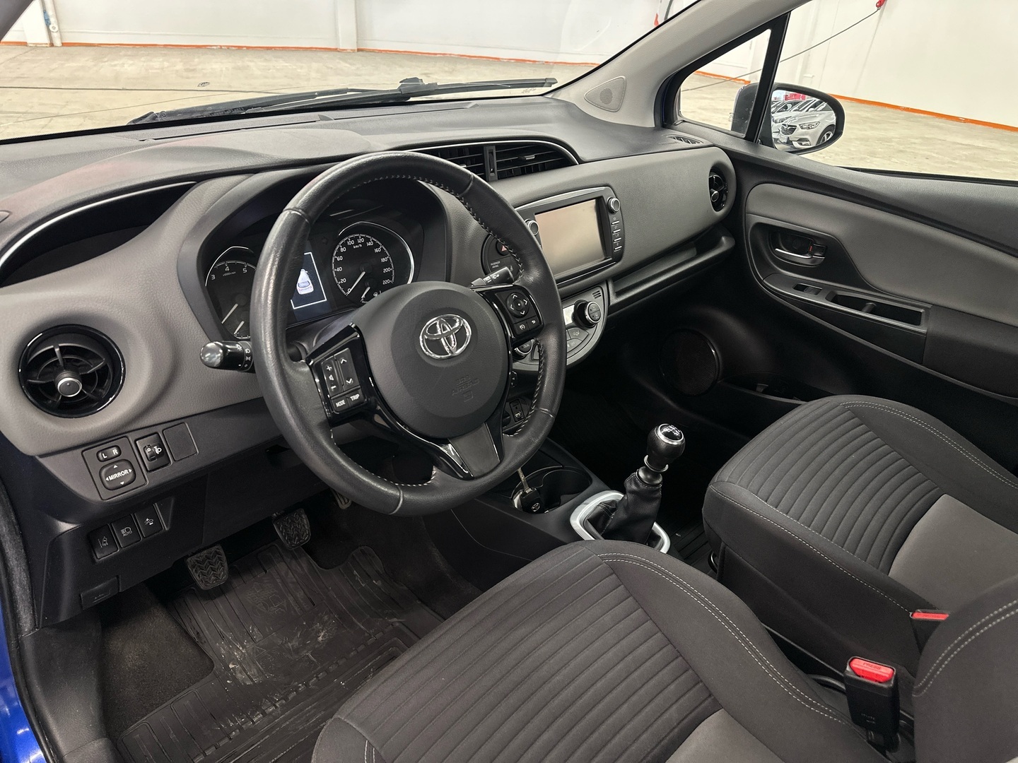 TOYOTA Yaris 2018