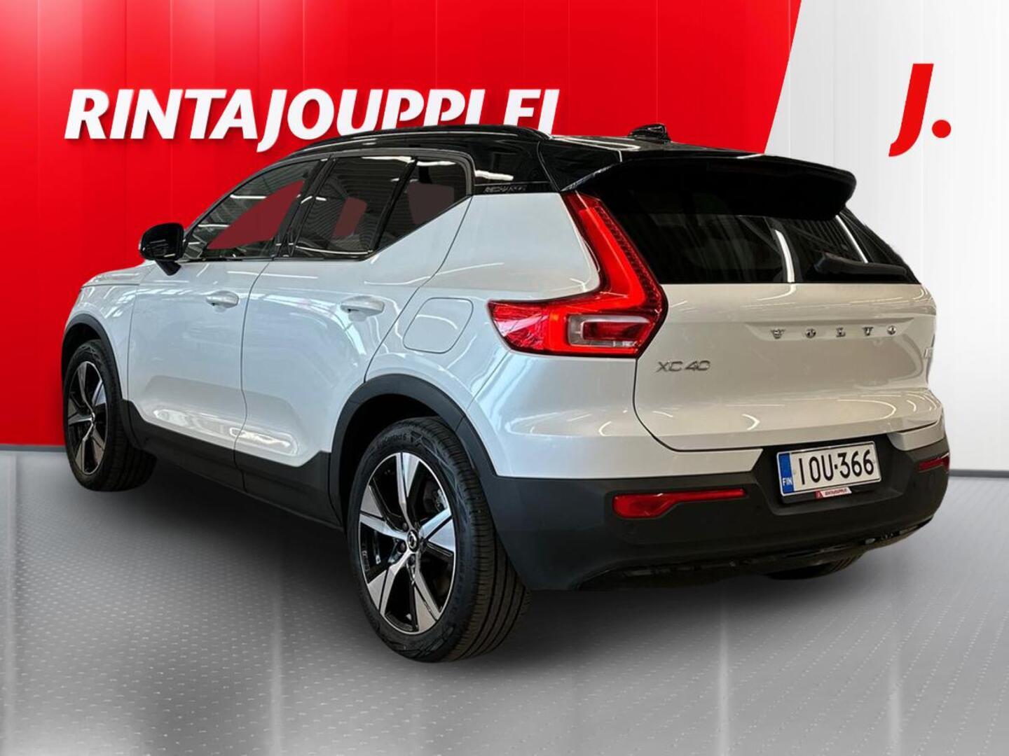 VOLVO XC40 2022