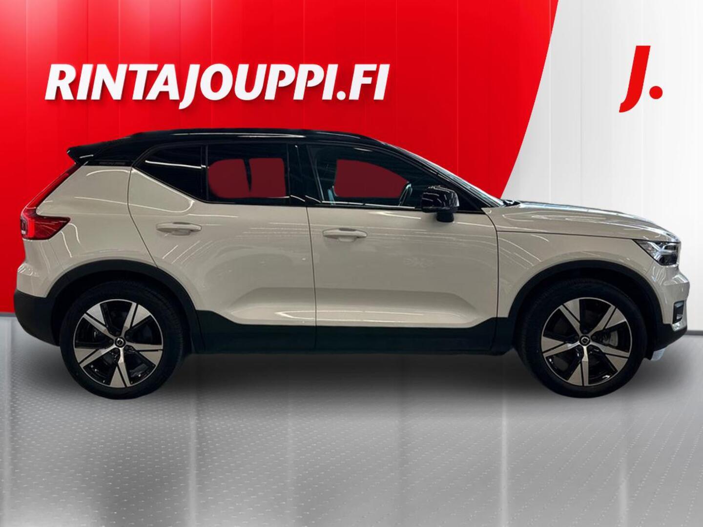 VOLVO XC40 2022
