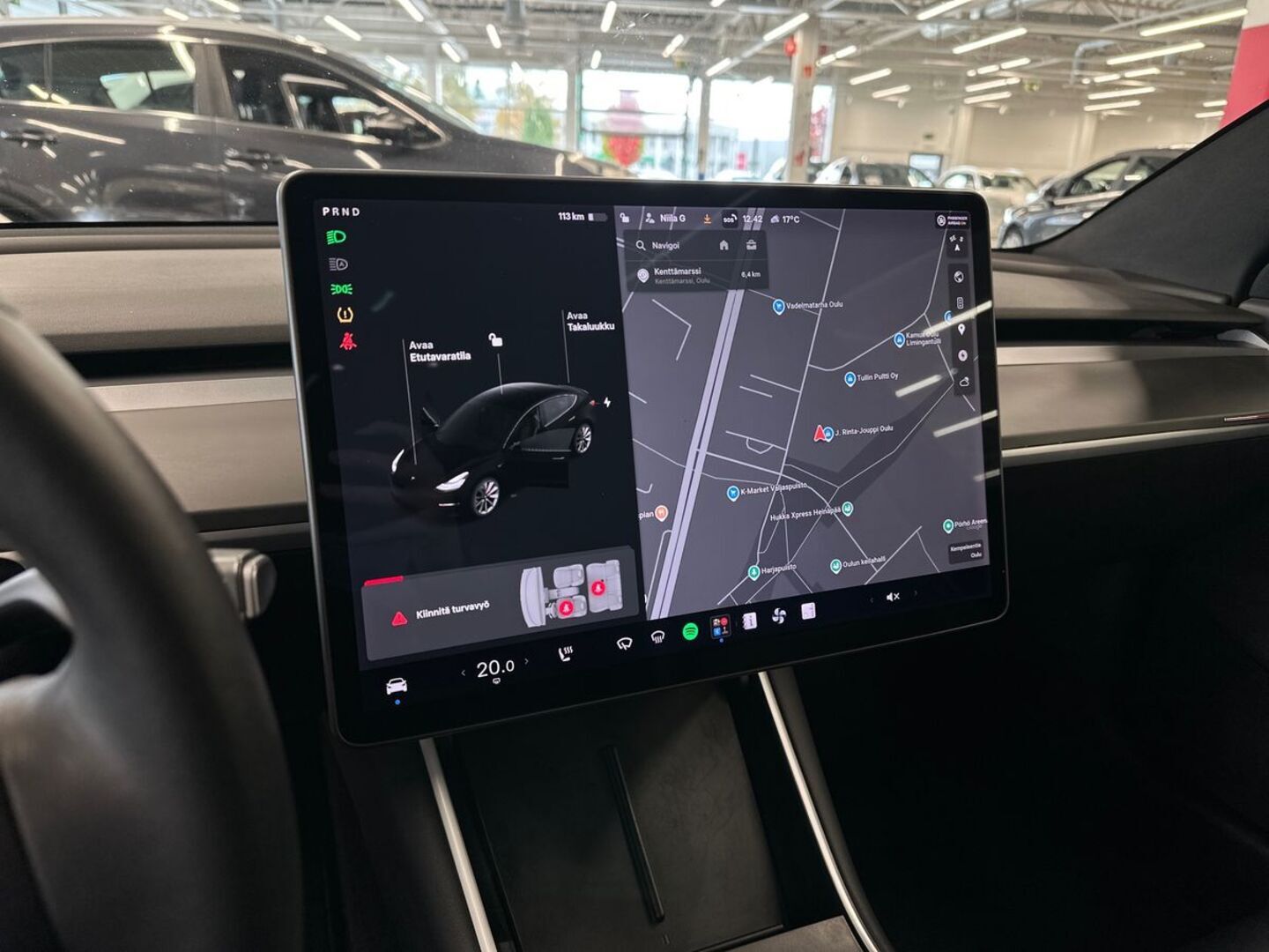TESLA Model 3 13