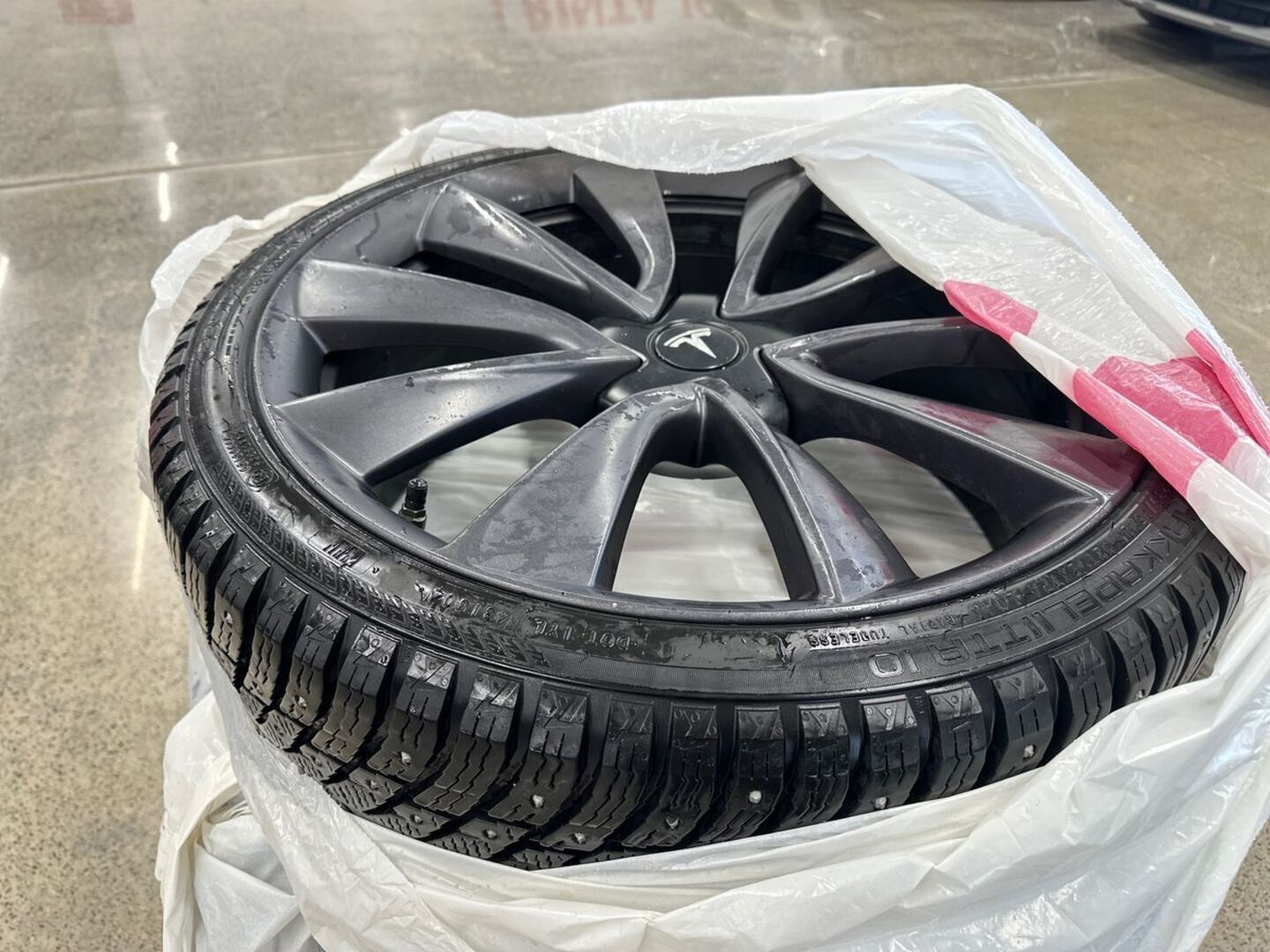 TESLA Model 3 17