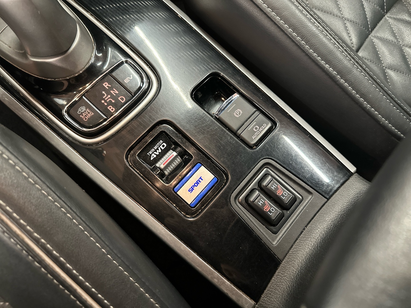 MITSUBISHI OUTLANDER PHEV 2019