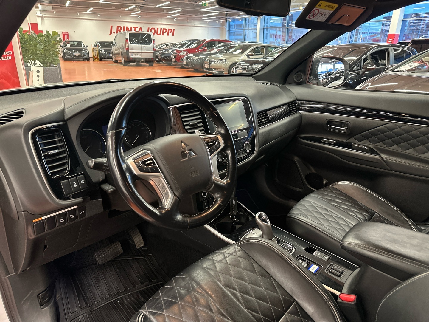 MITSUBISHI OUTLANDER PHEV 2019