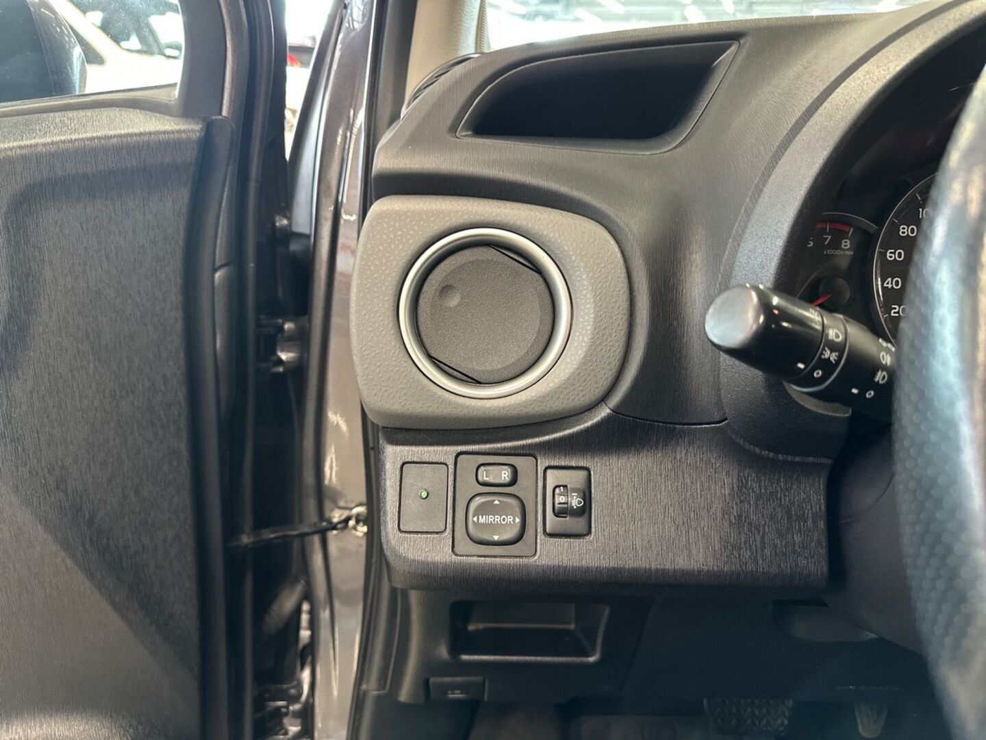 TOYOTA Yaris 2013