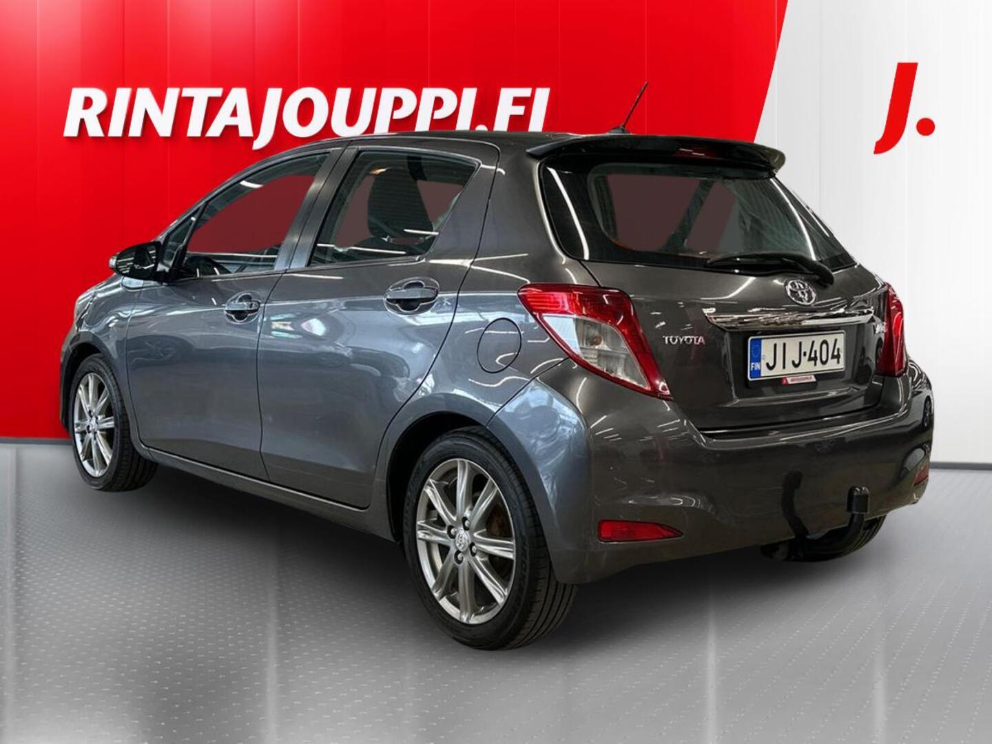 TOYOTA Yaris 2013
