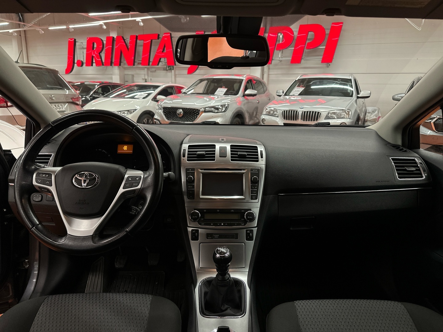 TOYOTA Avensis 2012