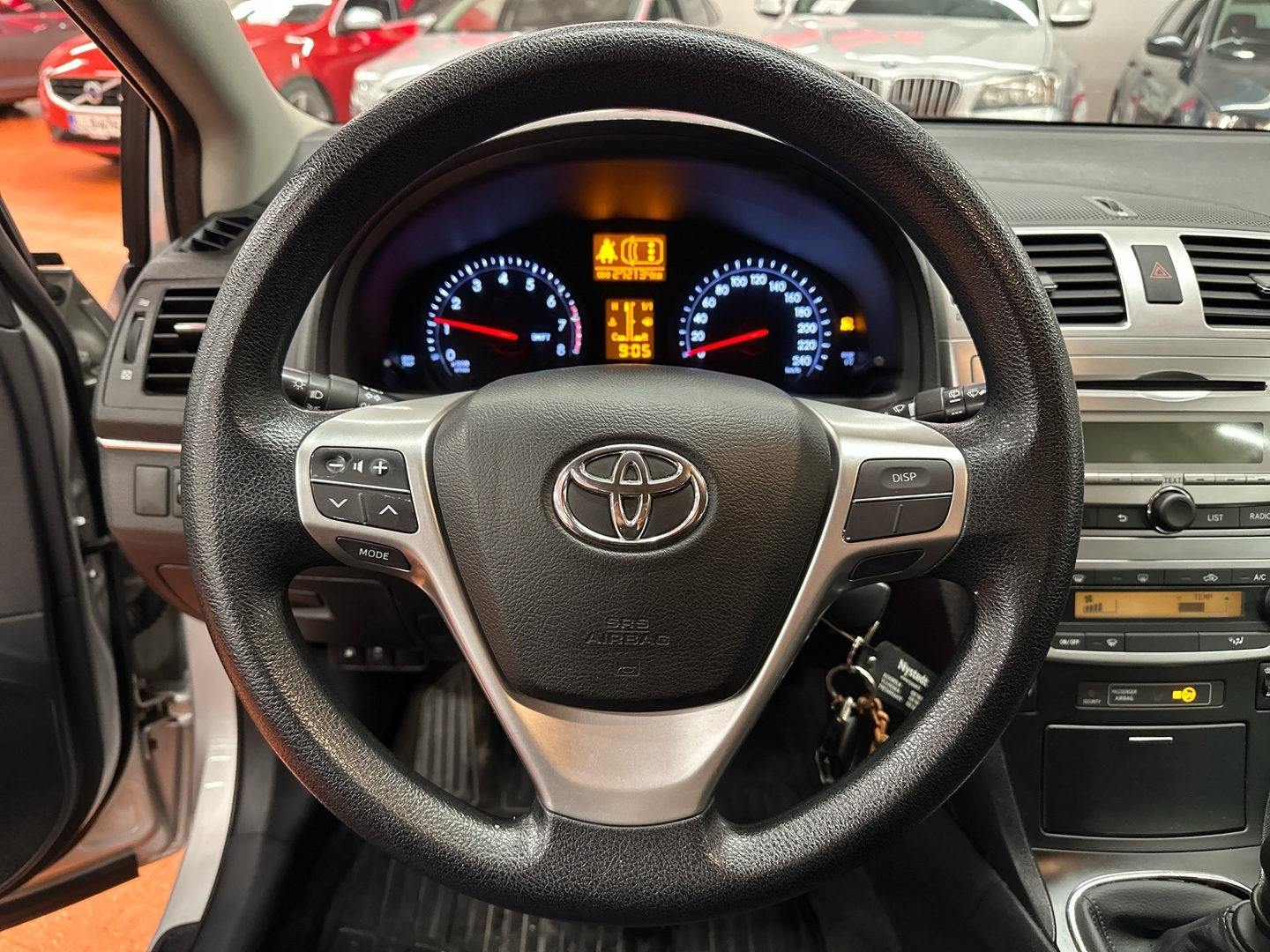 TOYOTA Avensis 2013