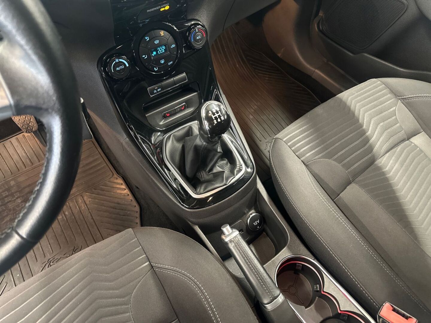 FORD Fiesta 2015