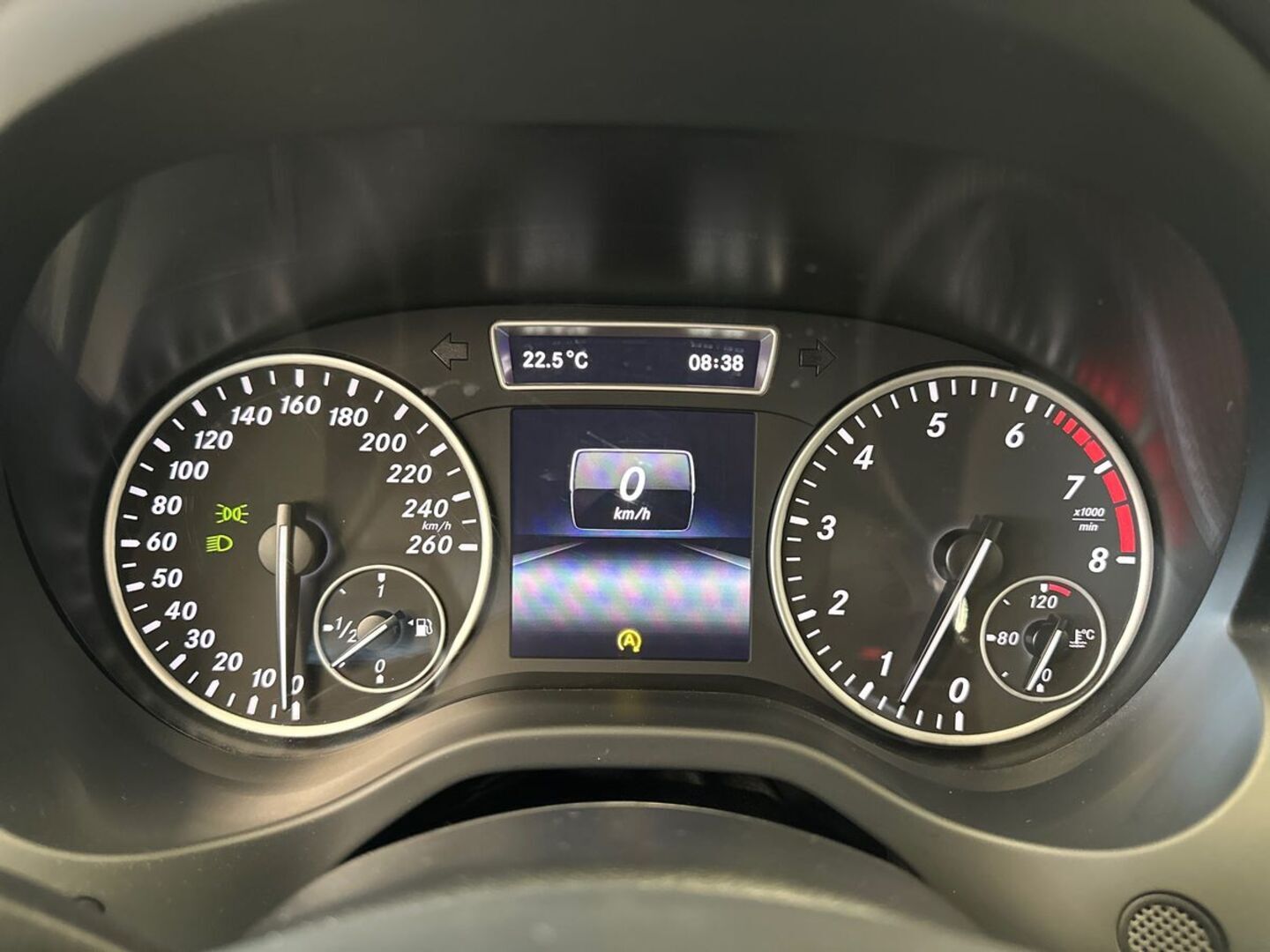 MERCEDES-BENZ A 2015