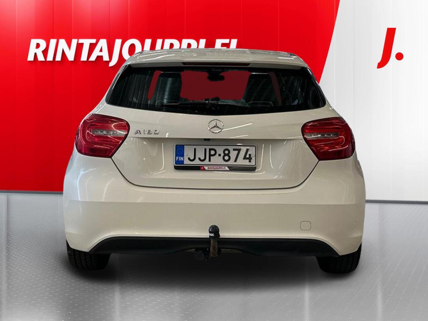 MERCEDES-BENZ A 2015