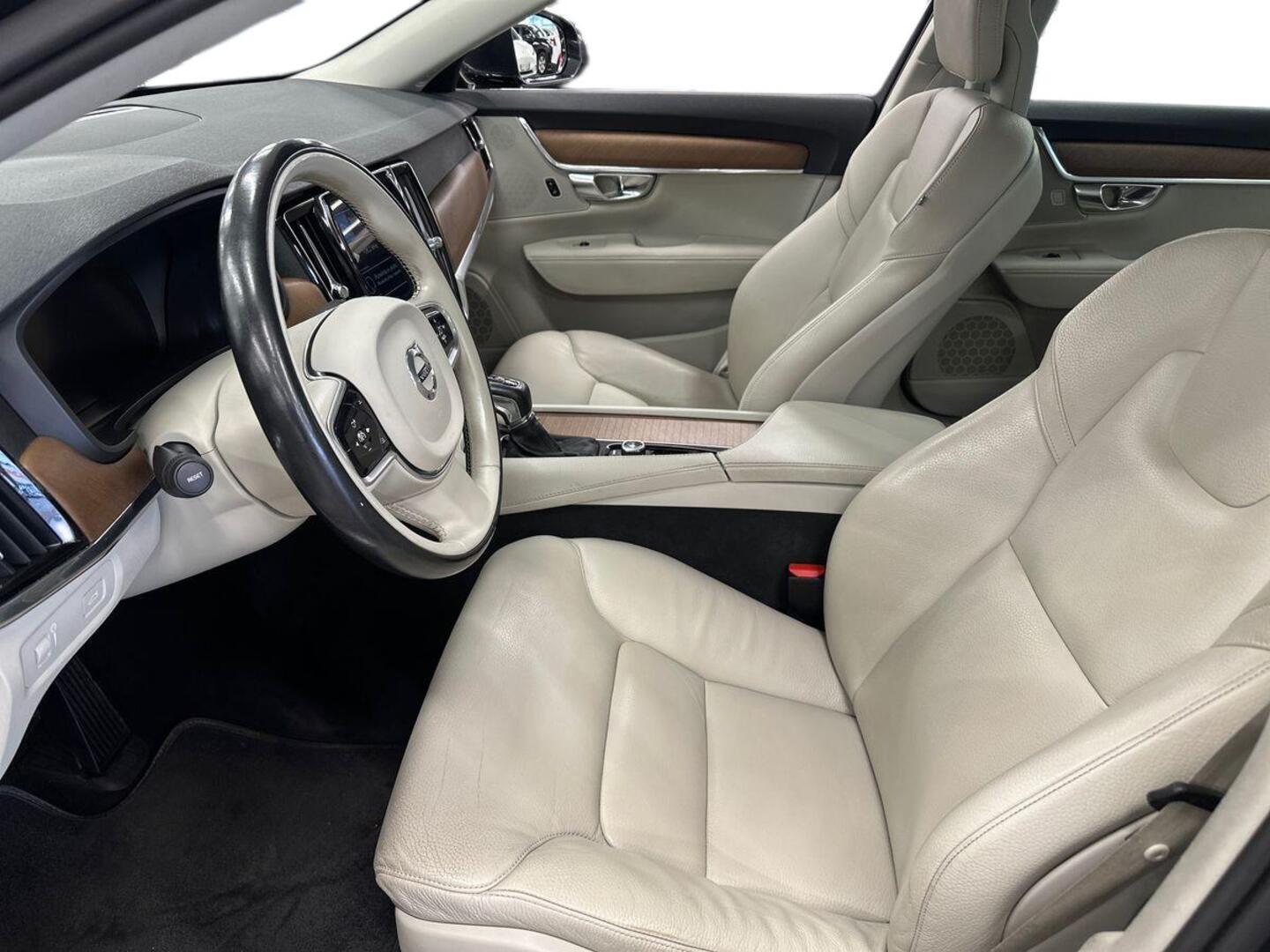 VOLVO S90 2016