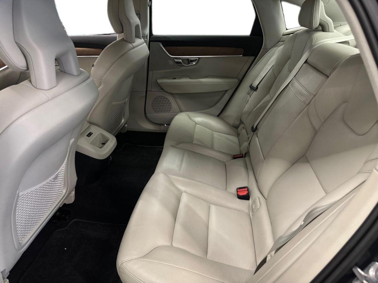 VOLVO S90 2016