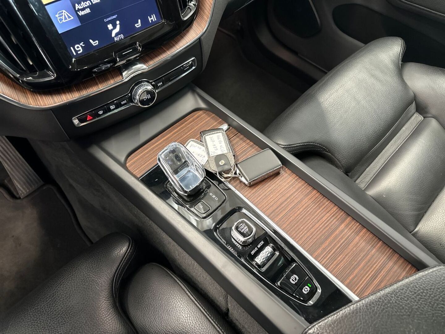 VOLVO XC60 2020