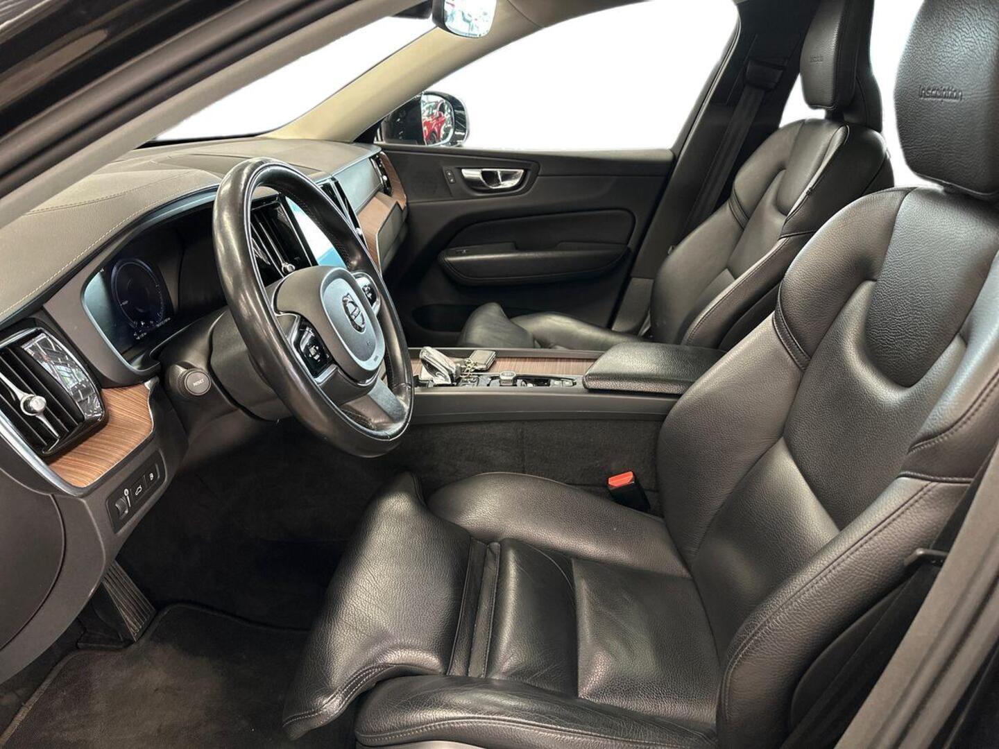 VOLVO XC60 2020
