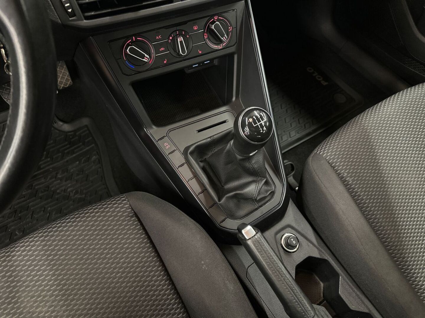 VOLKSWAGEN Polo 2021