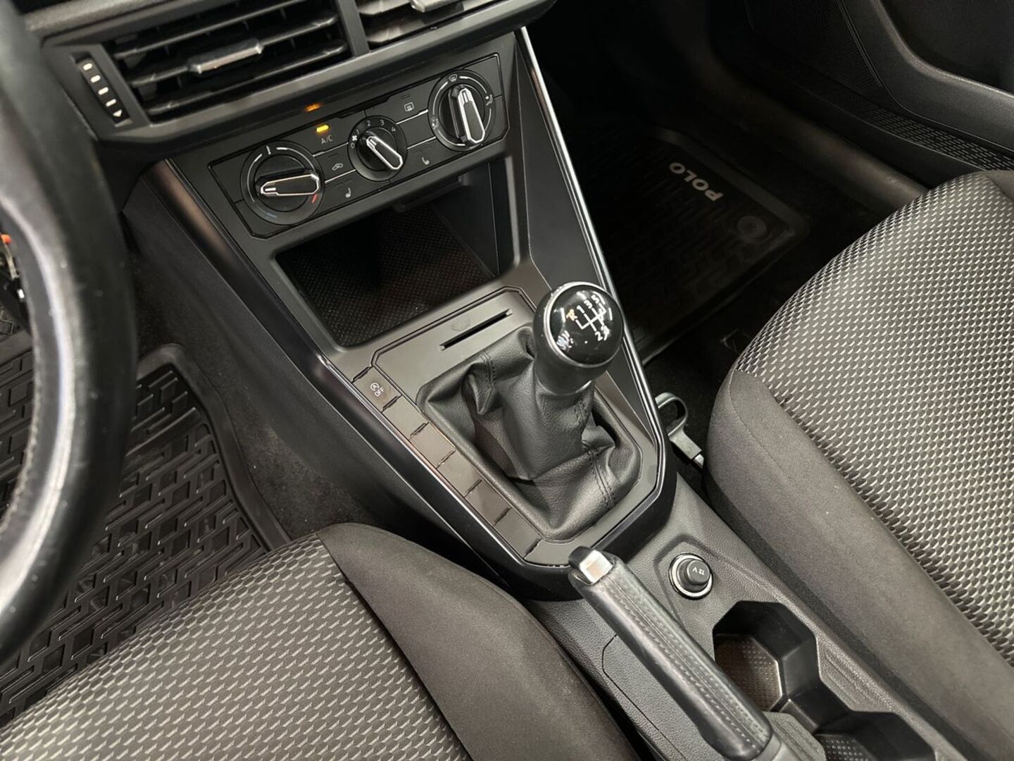 VOLKSWAGEN Polo 2021