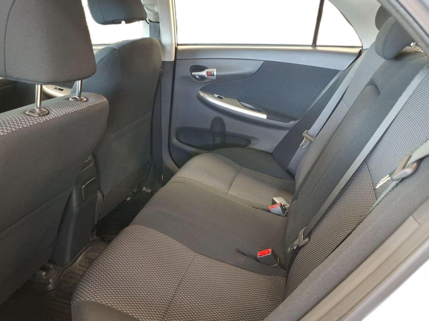 TOYOTA Corolla 2012