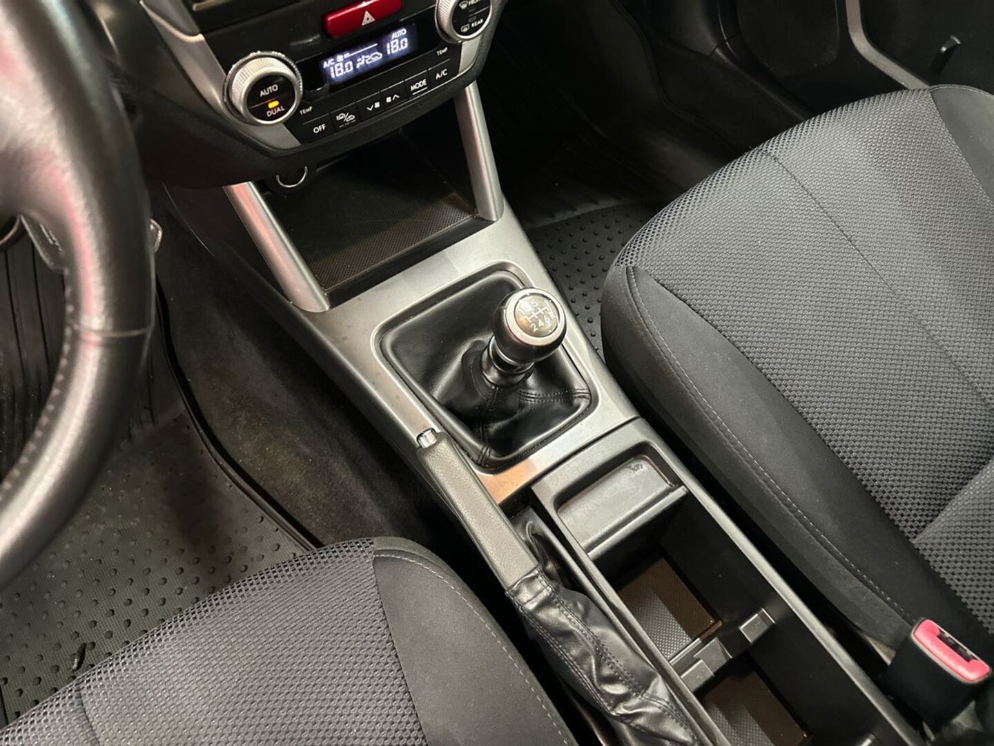 SUBARU Forester 2012