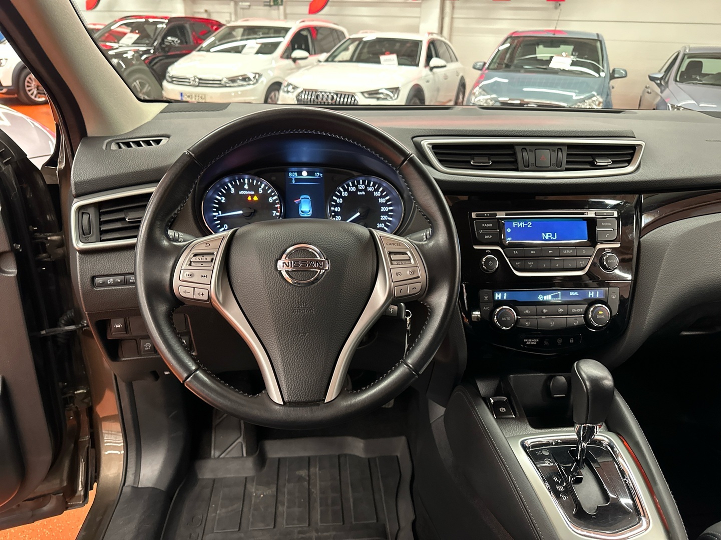 NISSAN Qashqai 2017