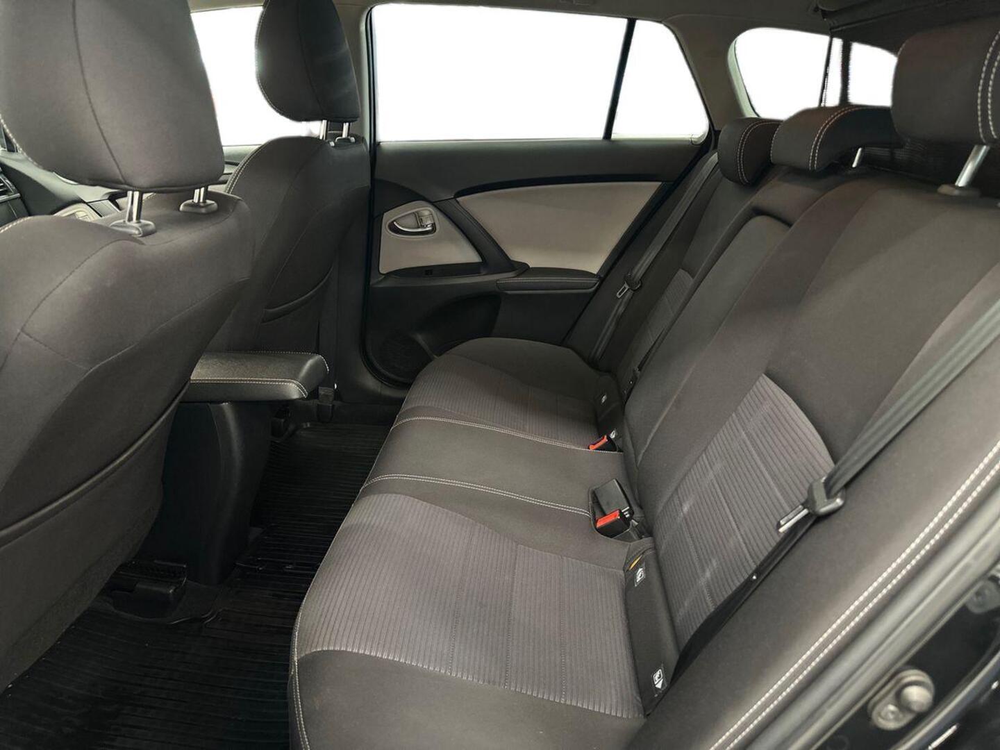TOYOTA Avensis 2018