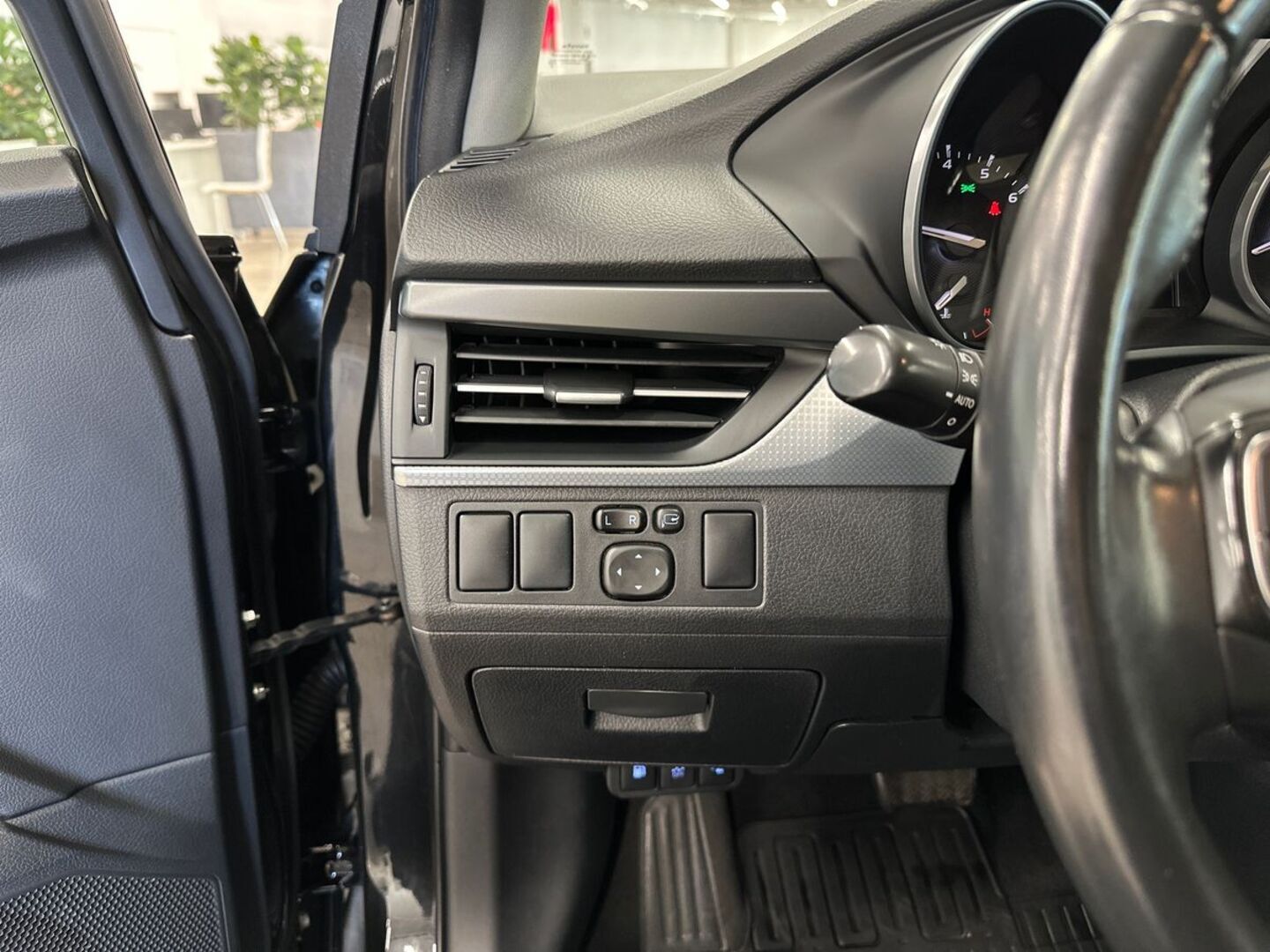 TOYOTA Avensis 2018