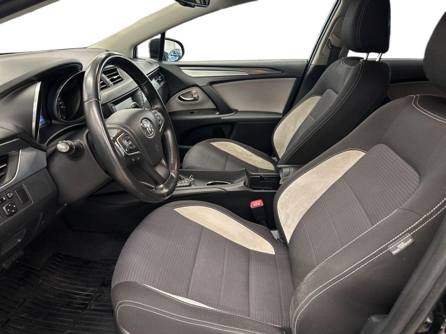 TOYOTA Avensis 2018