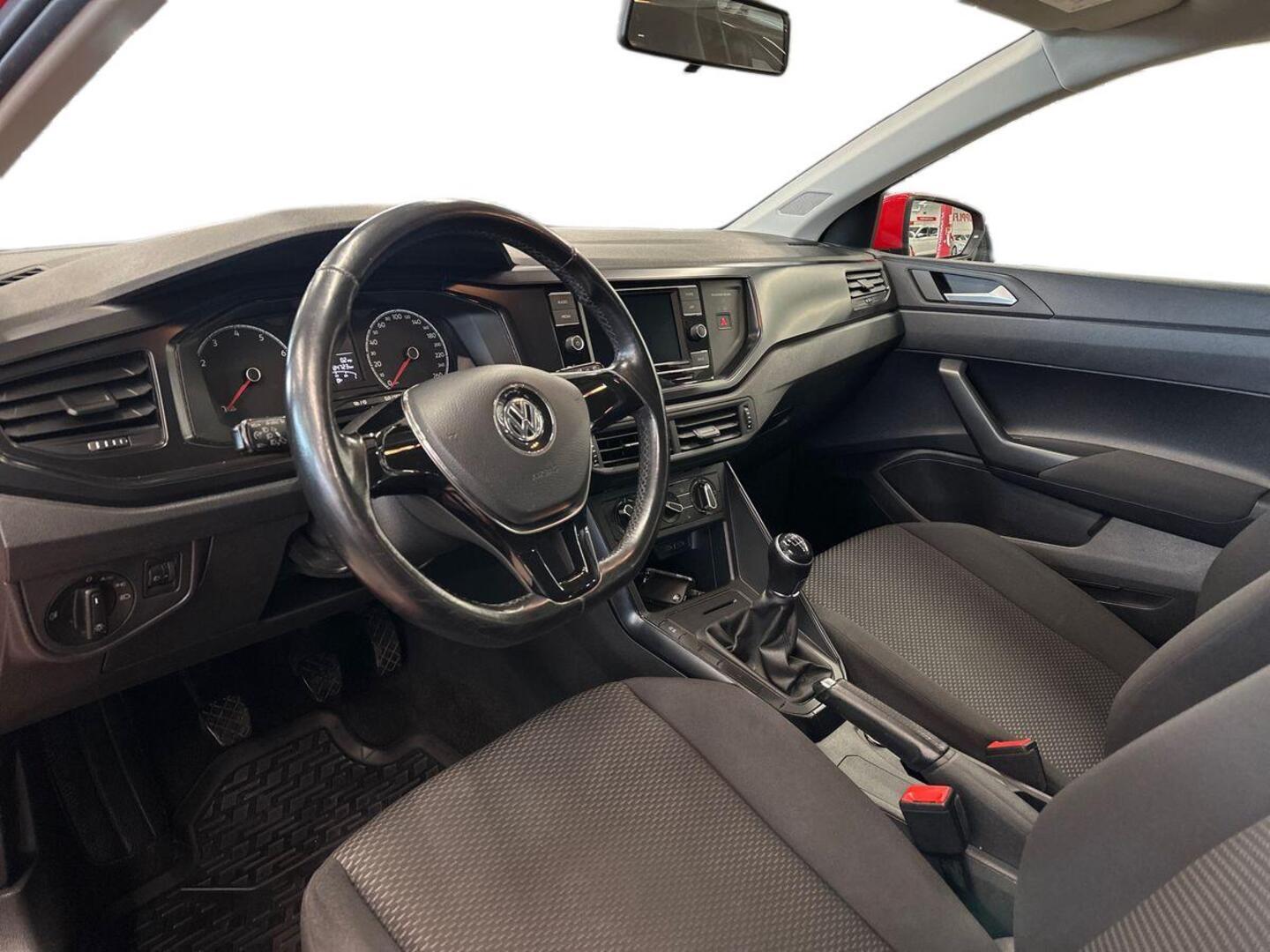 VOLKSWAGEN Polo 7