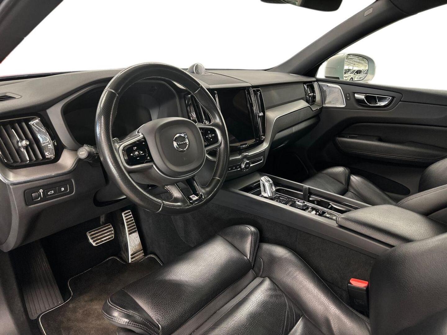 VOLVO XC60 7