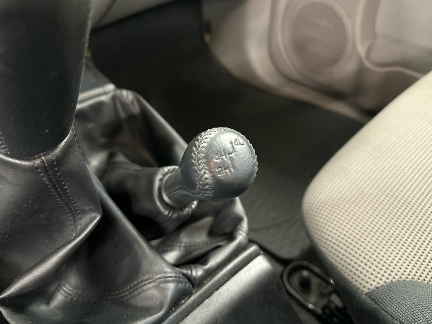 MITSUBISHI L200 2011