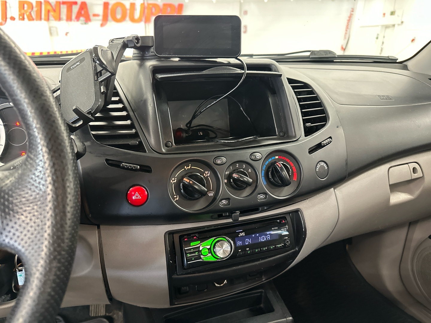 MITSUBISHI L200 2011