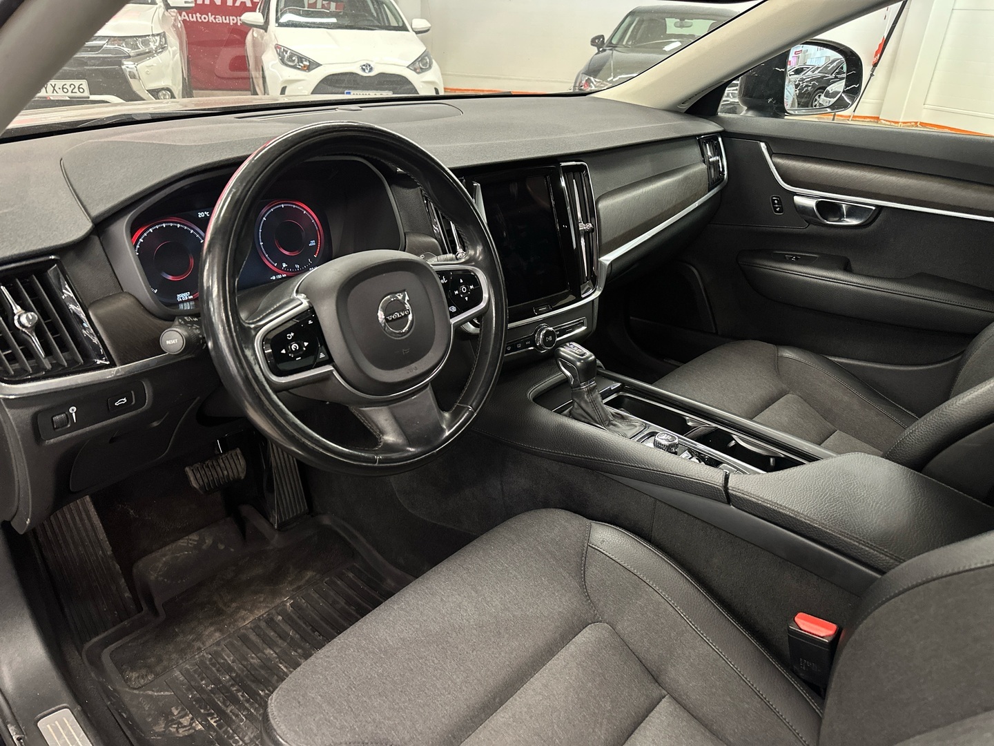VOLVO V90 Cross Country 2017