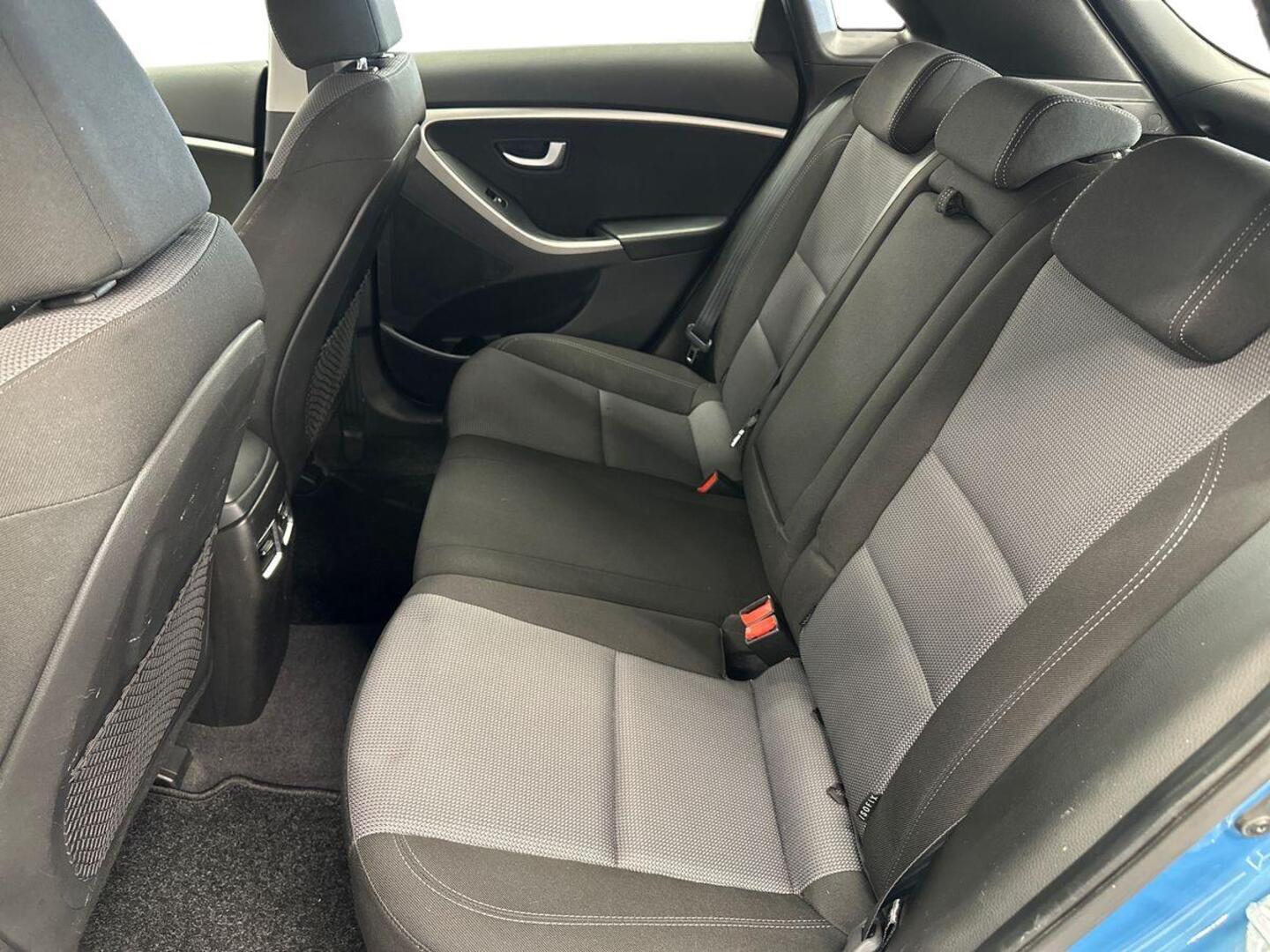 HYUNDAI i30 5d 2013