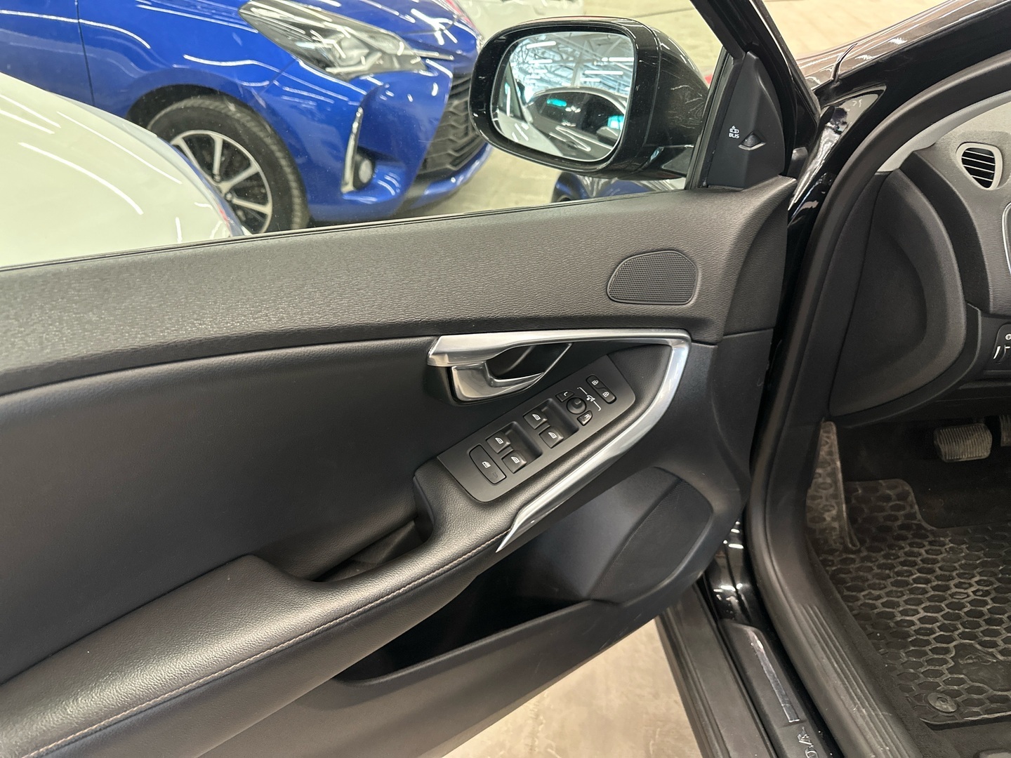 VOLVO V40 Cross Country 2015