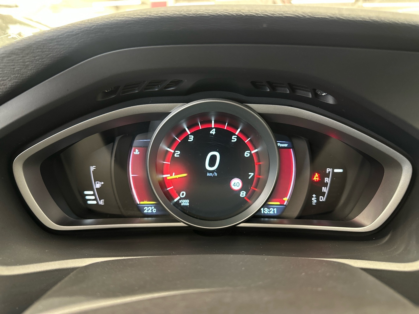 VOLVO V40 Cross Country 2015