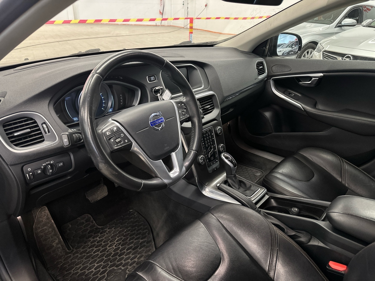 VOLVO V40 Cross Country 2015