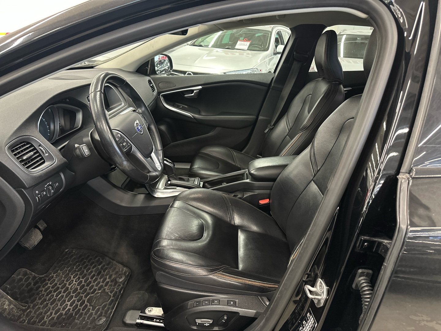 VOLVO V40 Cross Country 2015