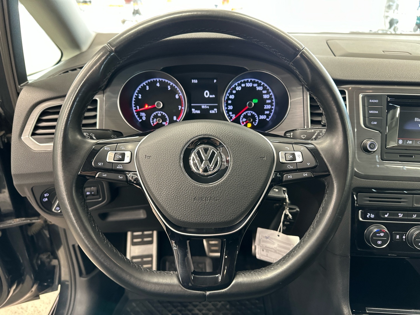VOLKSWAGEN Golf Sportsvan 2016