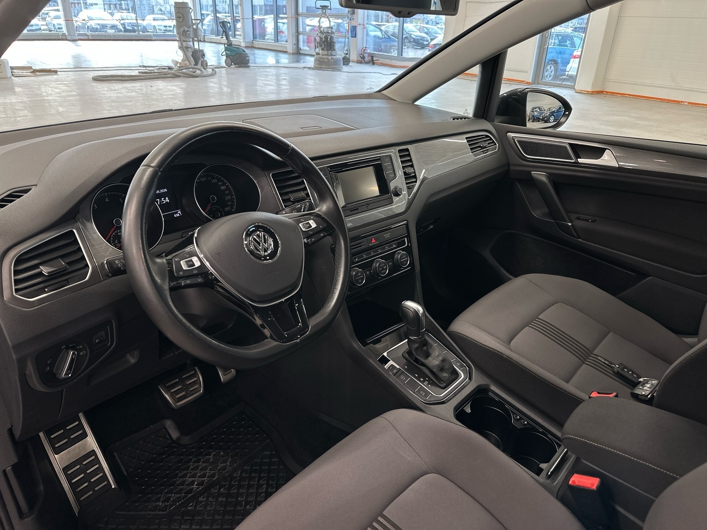 VOLKSWAGEN Golf Sportsvan 2016