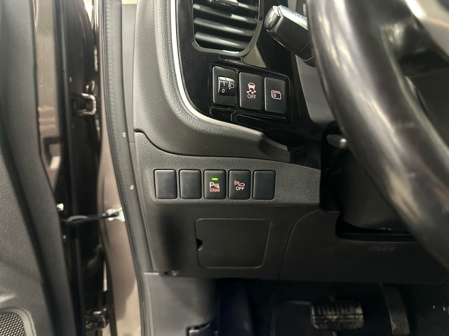 MITSUBISHI Outlander PHEV 2016