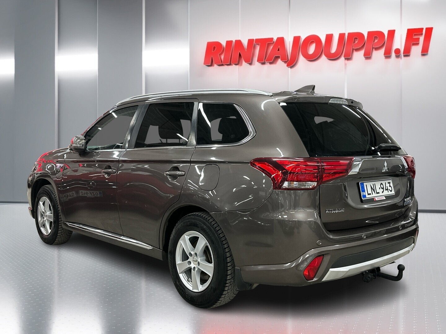 MITSUBISHI Outlander PHEV 2016
