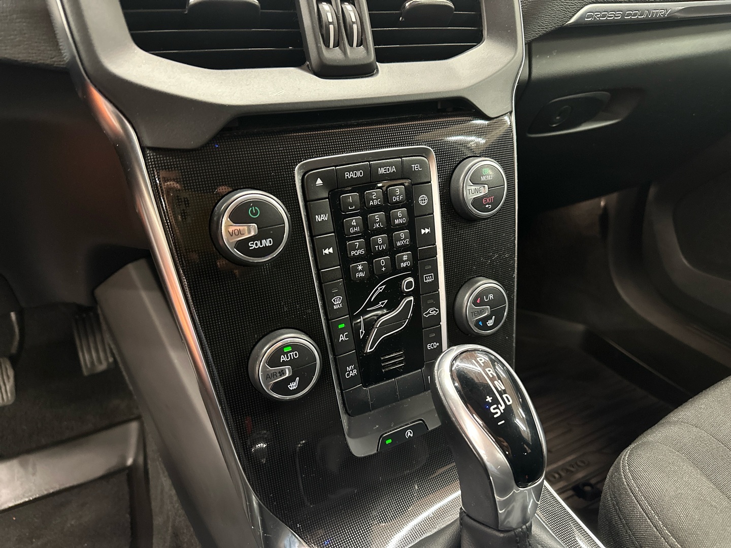 VOLVO V40 Cross Country 2017