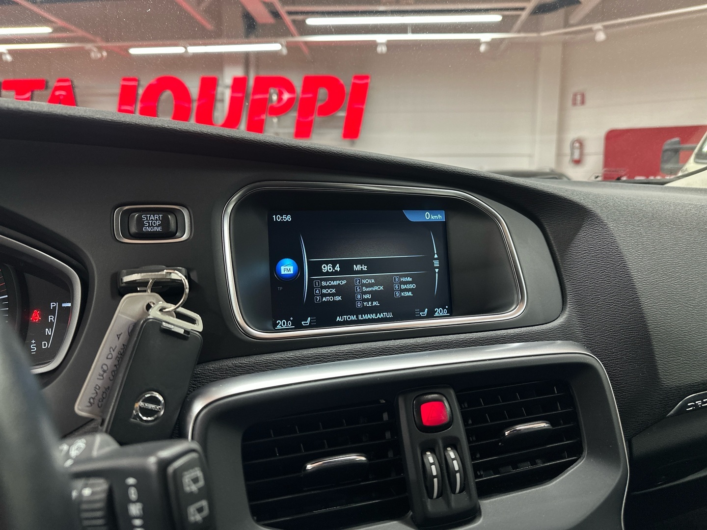 VOLVO V40 Cross Country 2017