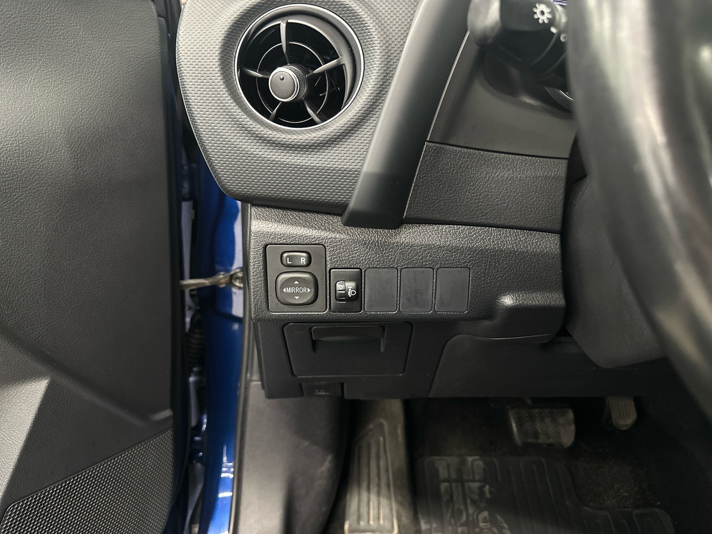 TOYOTA Auris 2017