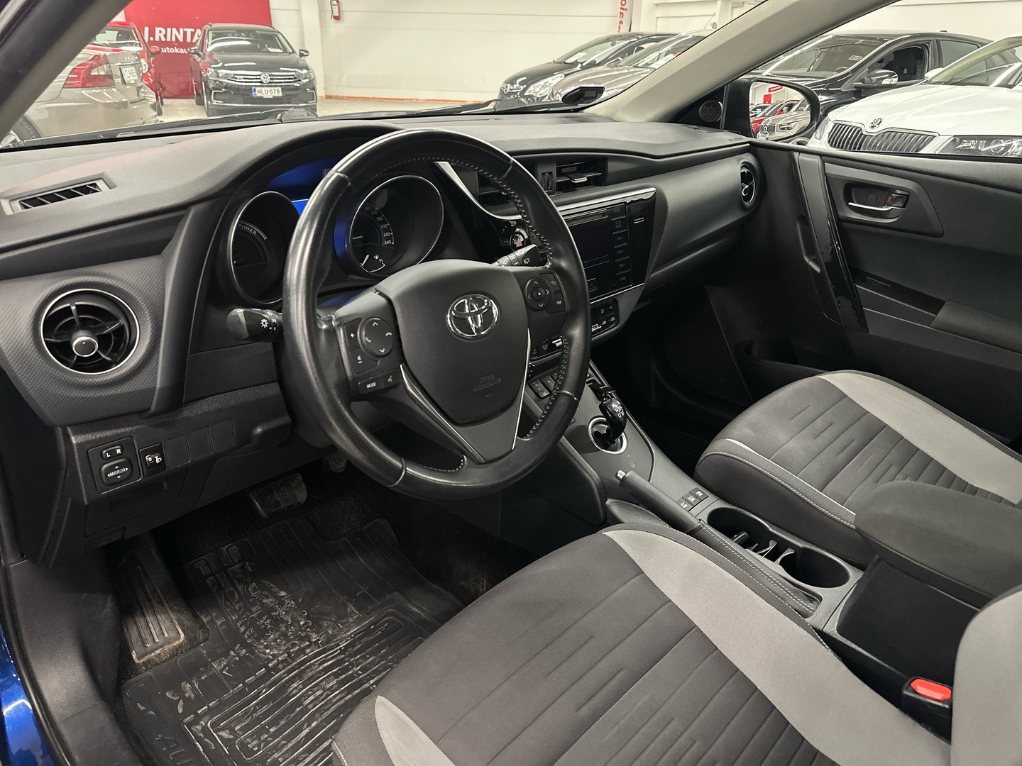 TOYOTA Auris 2017