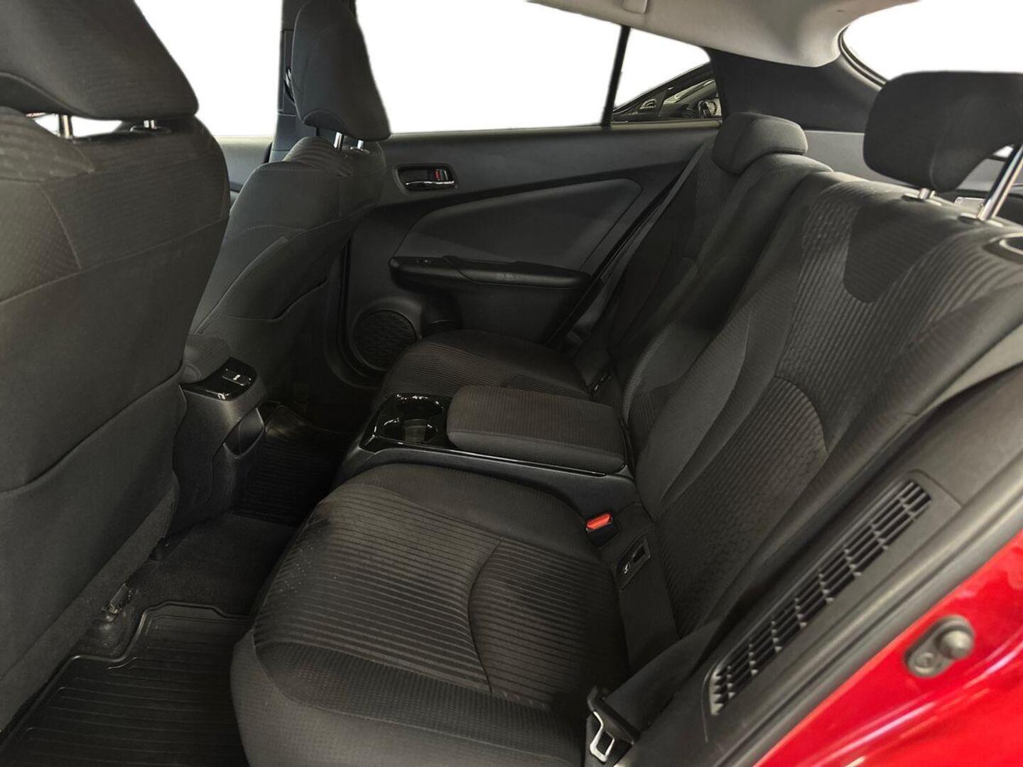 TOYOTA Prius Plug-in 10