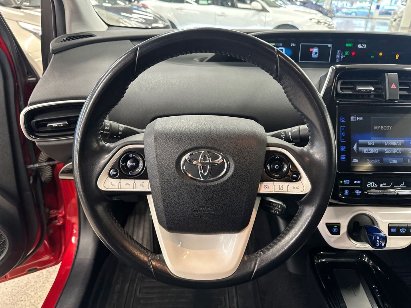 TOYOTA Prius Plug-in 14