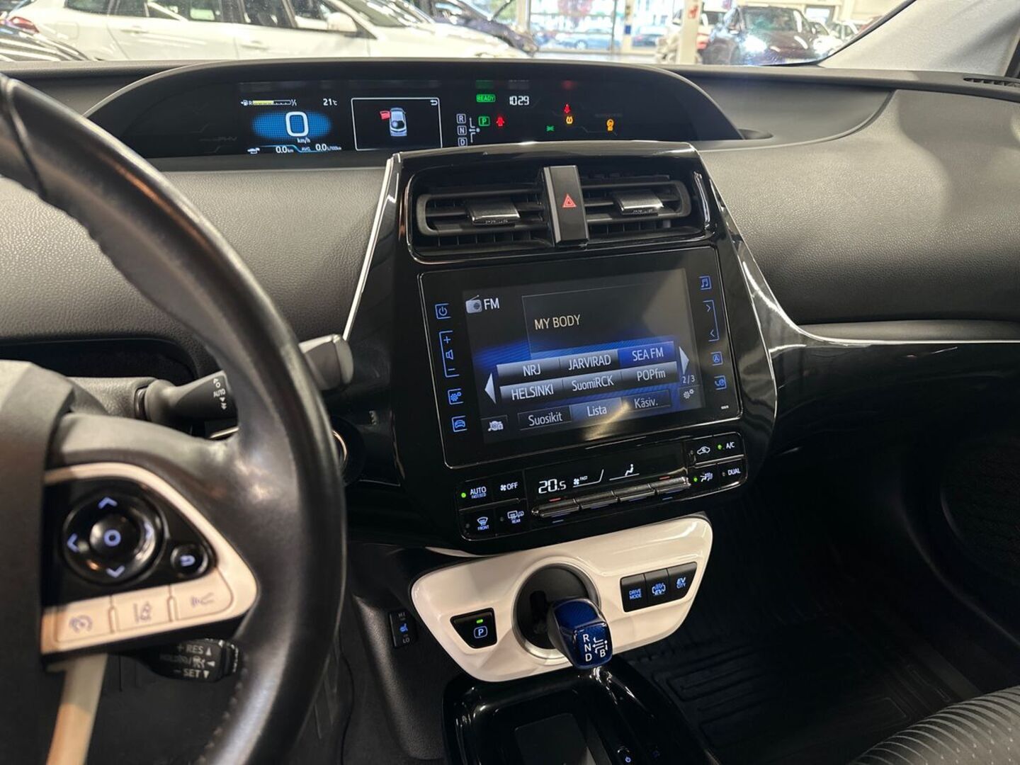 TOYOTA Prius Plug-in 15