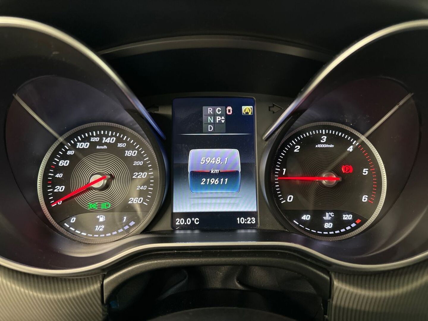 MERCEDES-BENZ V 2015
