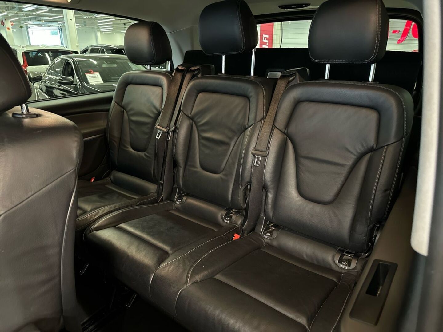 MERCEDES-BENZ V 2015