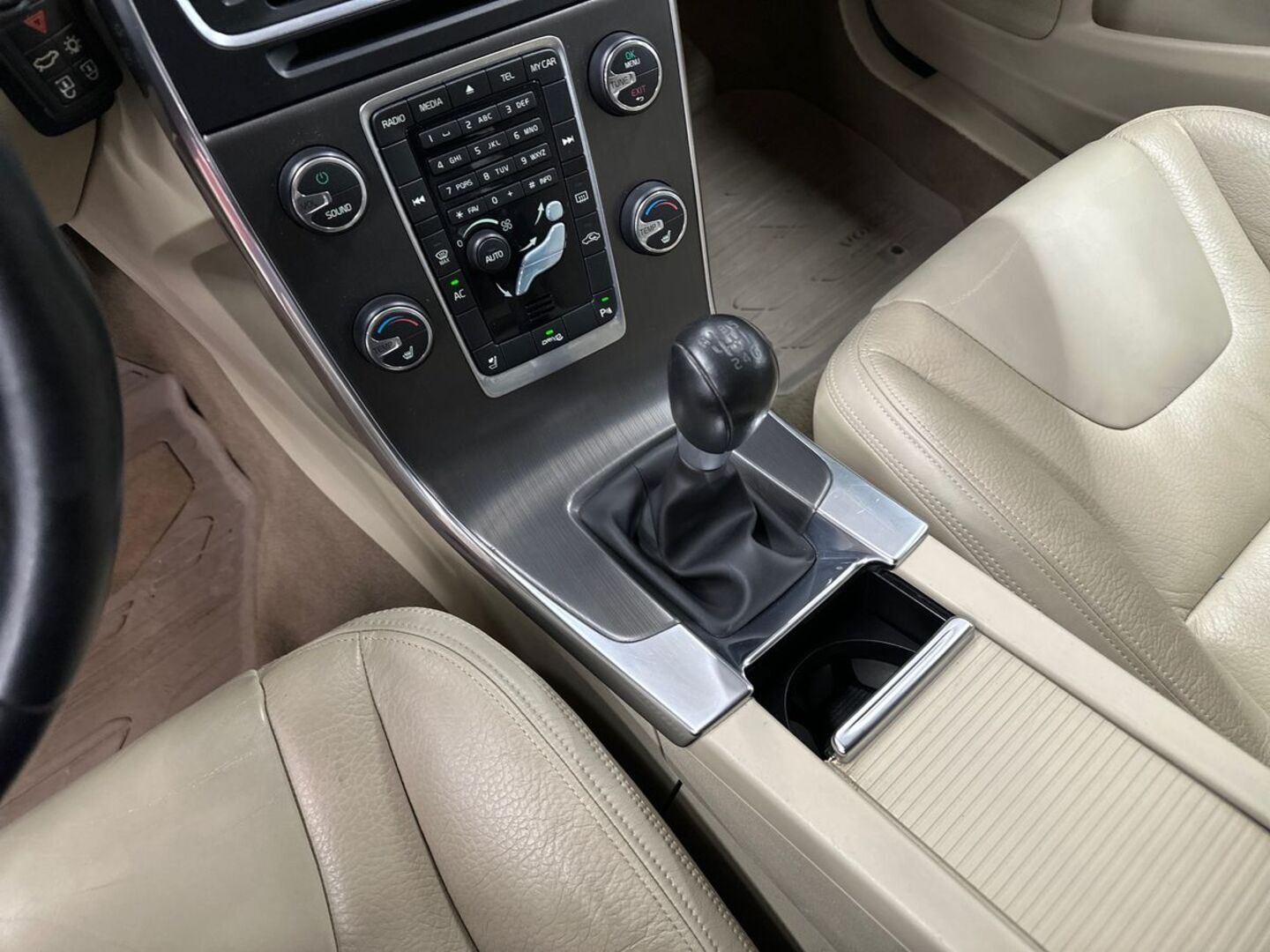 VOLVO S60 2011